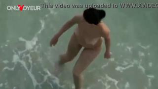 Wild & wet, her juicy beach bum gets ravaged by seagulls' tongues & cocks
