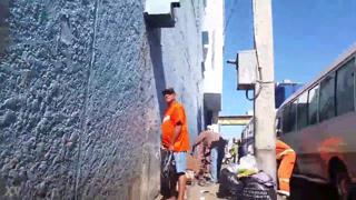 Public Pee Show: Uninhibited Urination