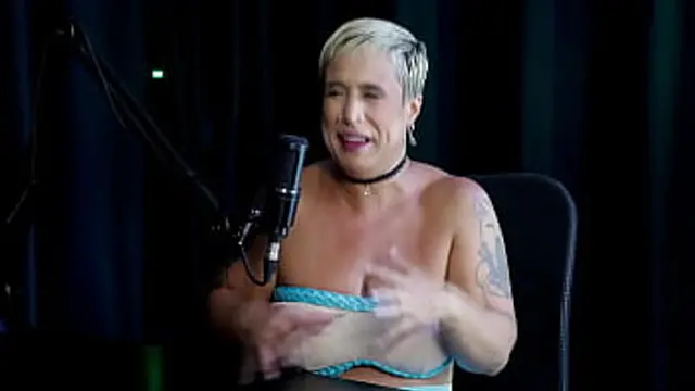 naked blonde gets massage after man promised much but she ended up regretting their date