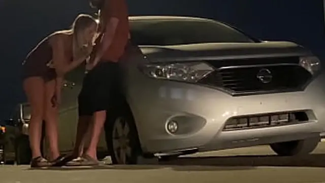 Cuckold Exposed in Public Glory-Hole Encounter