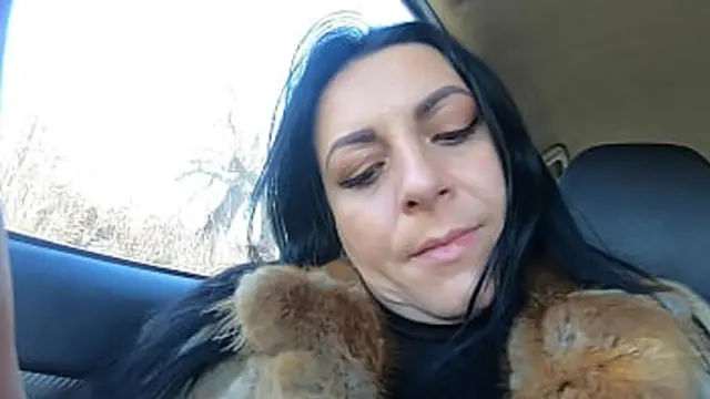 Cheating wife tries outdoor blowjob with hubby’s friend during fur-coat shopping