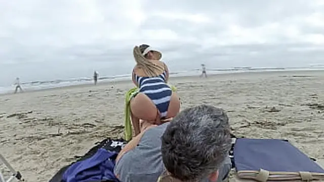 Strangers watched &mdash;  but she kept going till I shot  Public ass🍑 