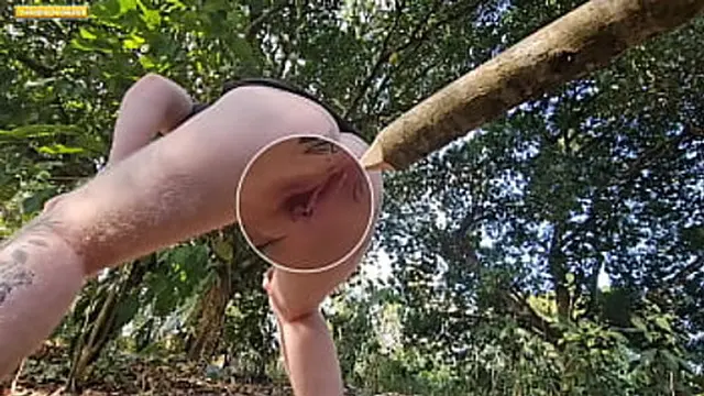 Tiny pussy🌮️ spreads in the woods as a dick🍆 is inserted