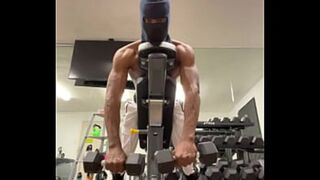 Build strong arms for better sex!