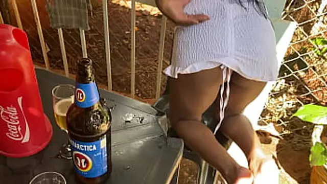 Old guy gets lucky with a girl at the bar