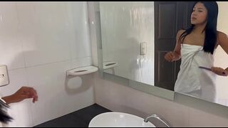 I give my stepsister a towel and we have sex in the shower🚿