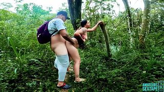 I fuck my young student during a college trip, we enjoy the riverbank, she takes my cum in her face