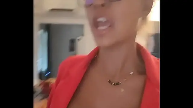 Spanish lover gets intense oral😜 and hand action in public setting