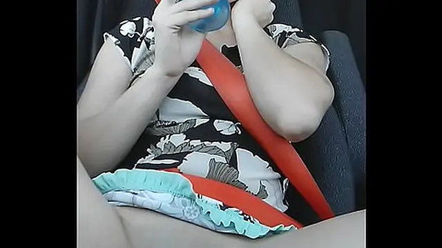 Down the road public solo - starring Shadebunny