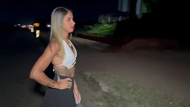 Stranger Gets Her In Public &mdash;  Wife′s Wild Ride On The Road