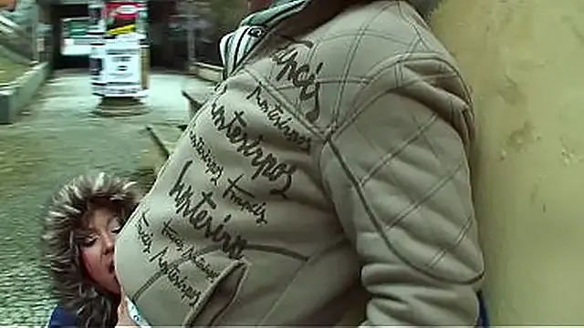 COUPLE WHO LOVE TO FUCK IN PUBLIC PLACES