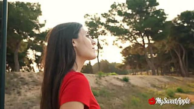 Wild Outdoor Passion! Hot Pair Sizzling in the Open Park