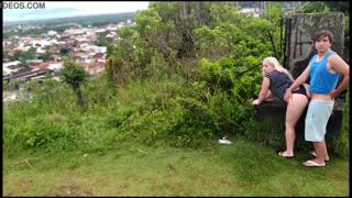 Caught on tape: amateur couple gets down 'n' dirty in broad daylight